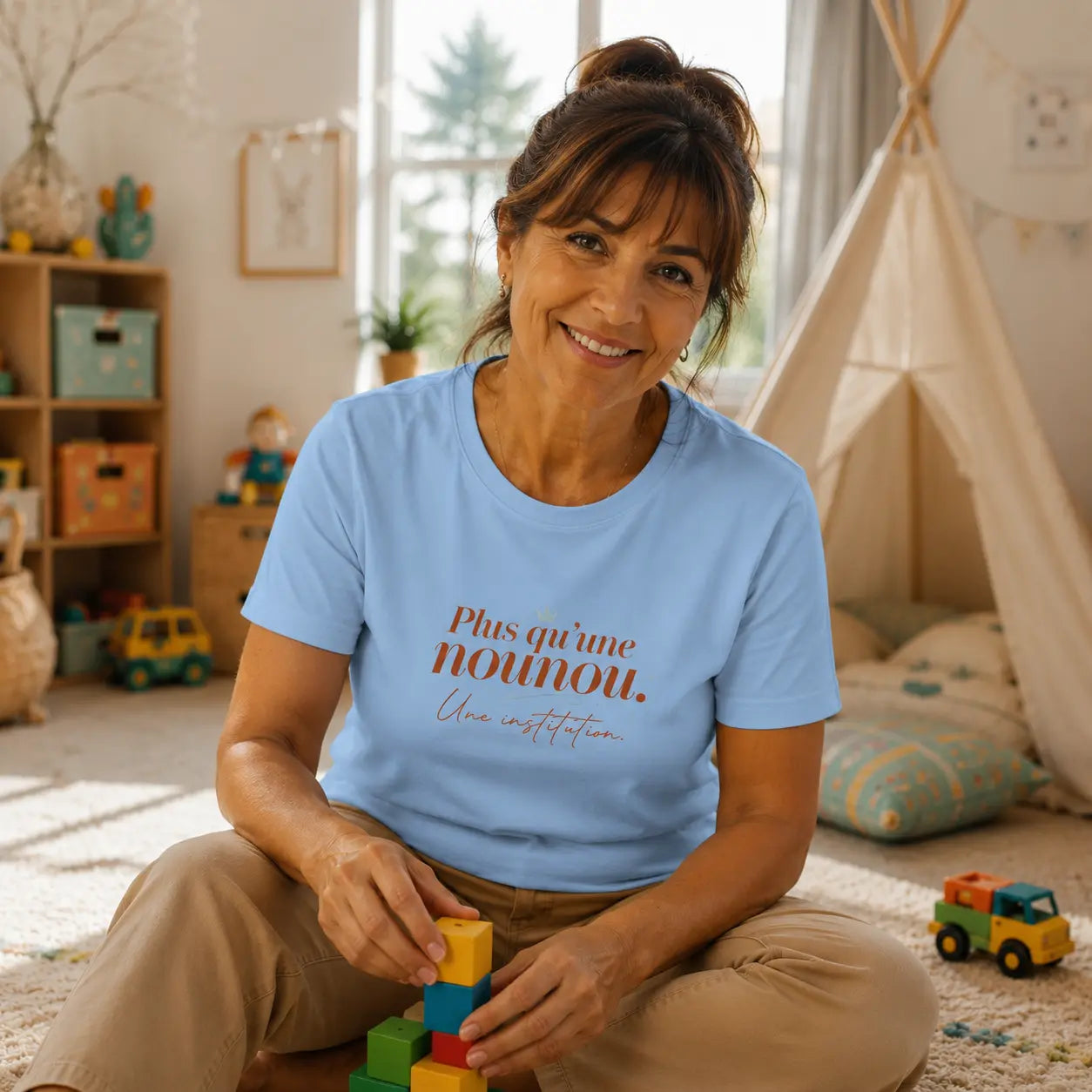 T-shirt Plus qu'une nounou. Une institution - Le Cadeau Nounou original
